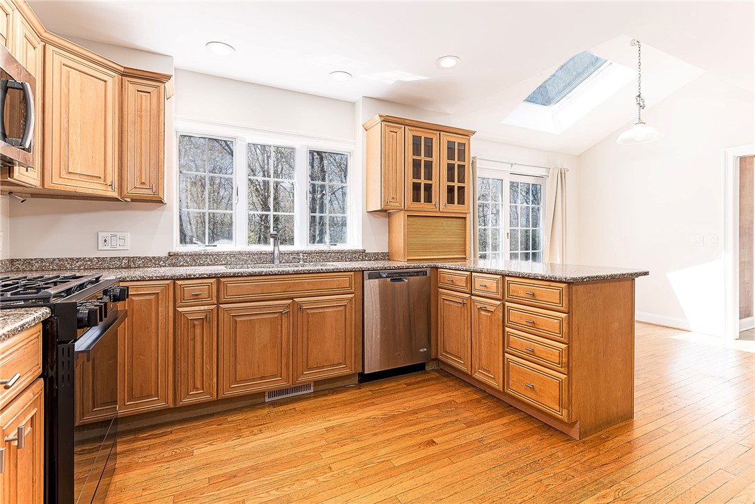 54 Fox Ridge Circle South Kingstown, RI 02879 - Photo 12 of 41