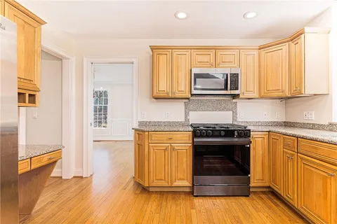 $975,000 | 54 Fox Ridge Circle, South Kingstown, RI 02879