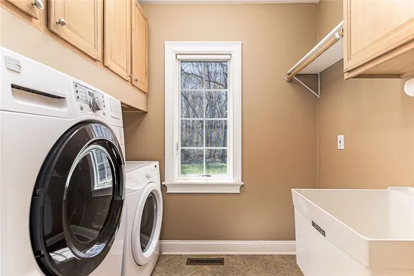 $975,000 | 54 Fox Ridge Circle, South Kingstown, RI 02879