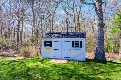 $975,000 | 54 Fox Ridge Circle, South Kingstown, RI 02879