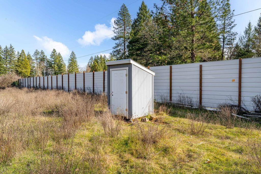 2574 Rockydale Road Cave Junction, OR 97523 - Photo 32 of 43 r13
