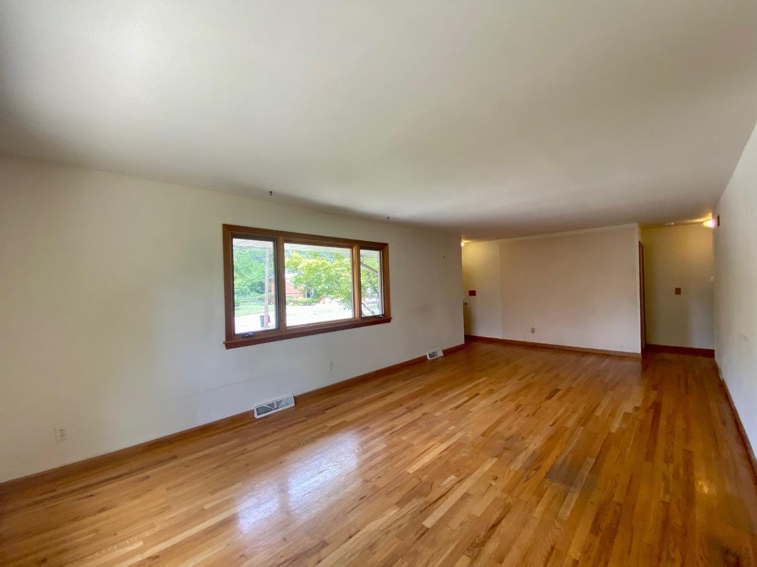 4085 Mefford Lane Cincinnati, OH 45241 - Photo 7 of 39