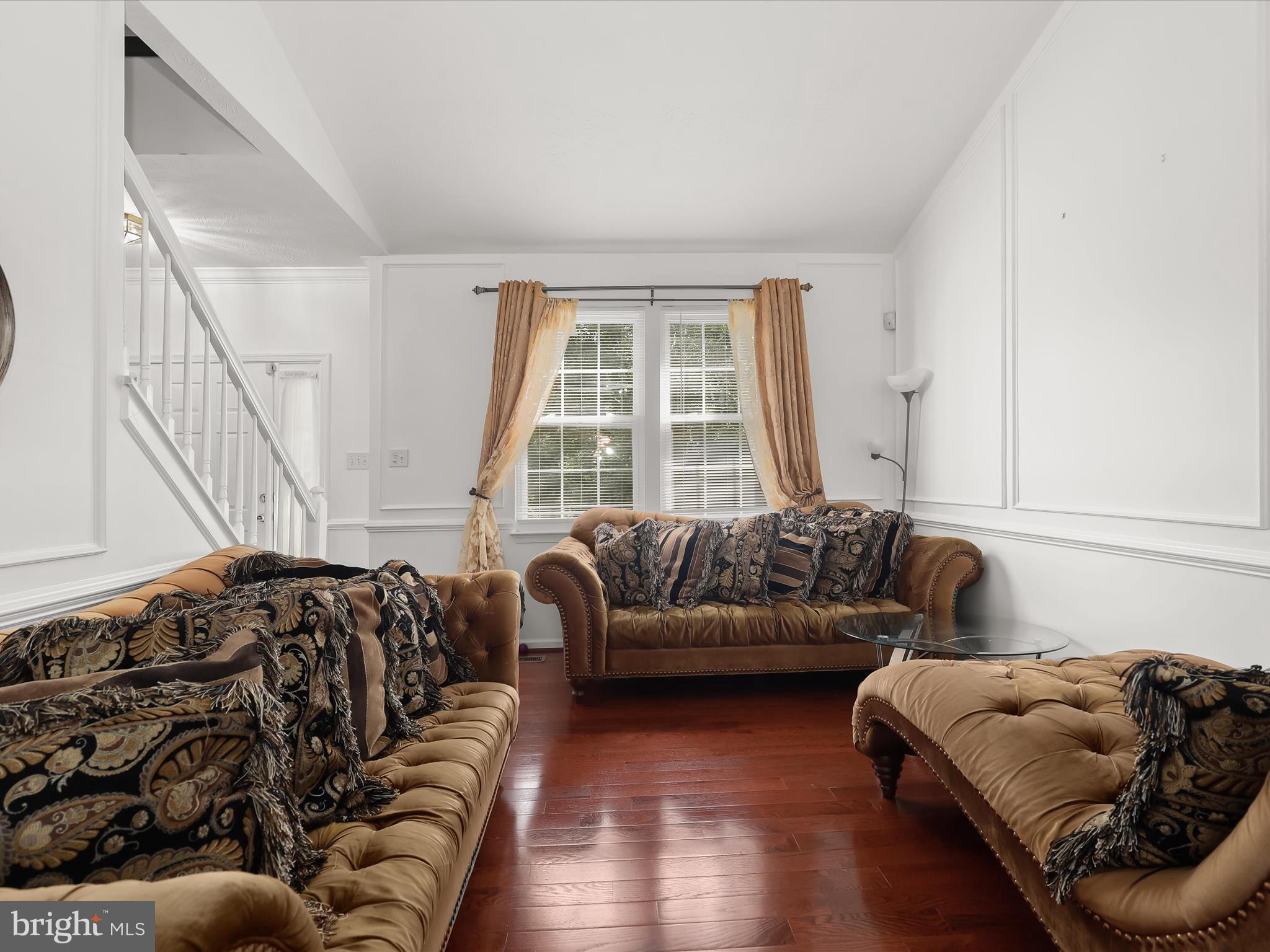 1914 Meadowgate Court Windsor Mill, MD 21244 - Photo 5 of 43 Living Room