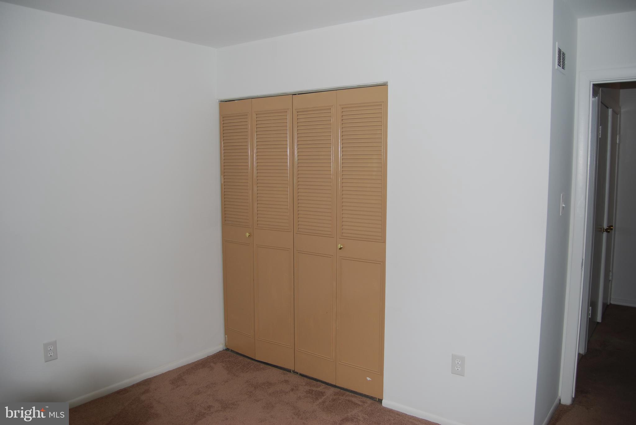 1058 Harbour Drive Palmyra, NJ 08065 - Photo 10 of 15 Closet