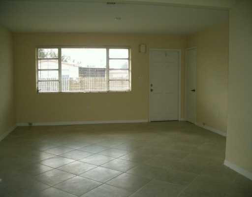 7691 Raleigh Street Hollywood, FL 33024 - Photo 5 of 7 Exterior Front