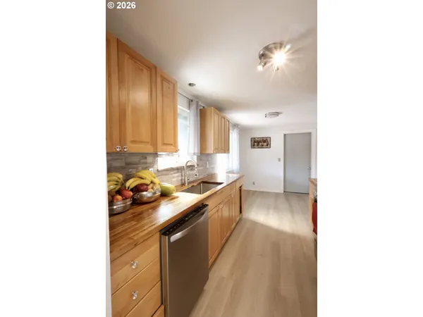 $375,000 | 567 53rd Place, Springfield, OR 97478