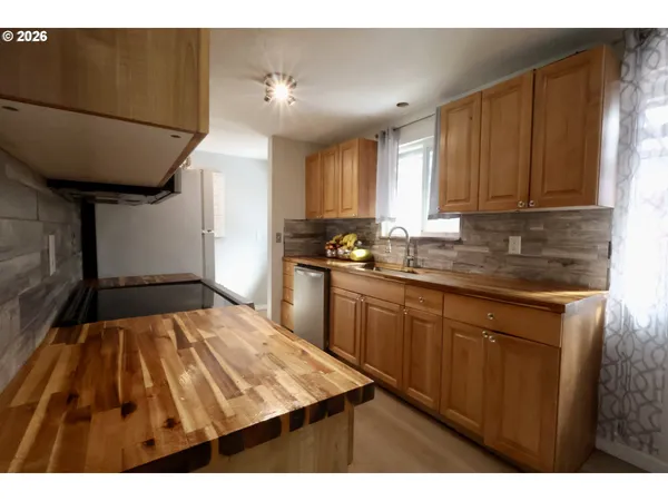 $375,000 | 567 53rd Place, Springfield, OR 97478