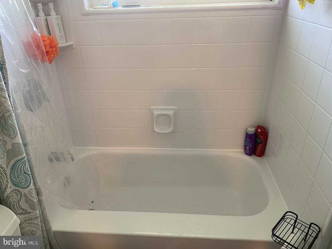 20 Cleft Rock Road Levittown, PA 19057 - Photo 13 of 26 Gallery Image 13
