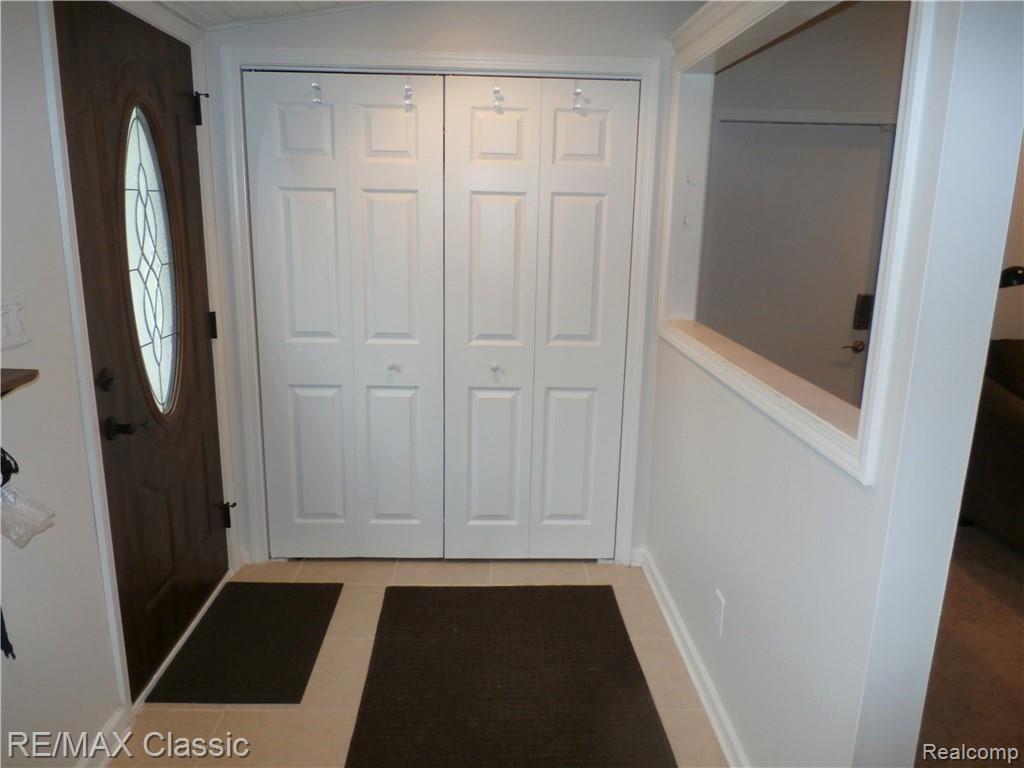 1176 Beta Road Walled Lake, MI 48390 - Photo 12 of 31 P9300476.JPG