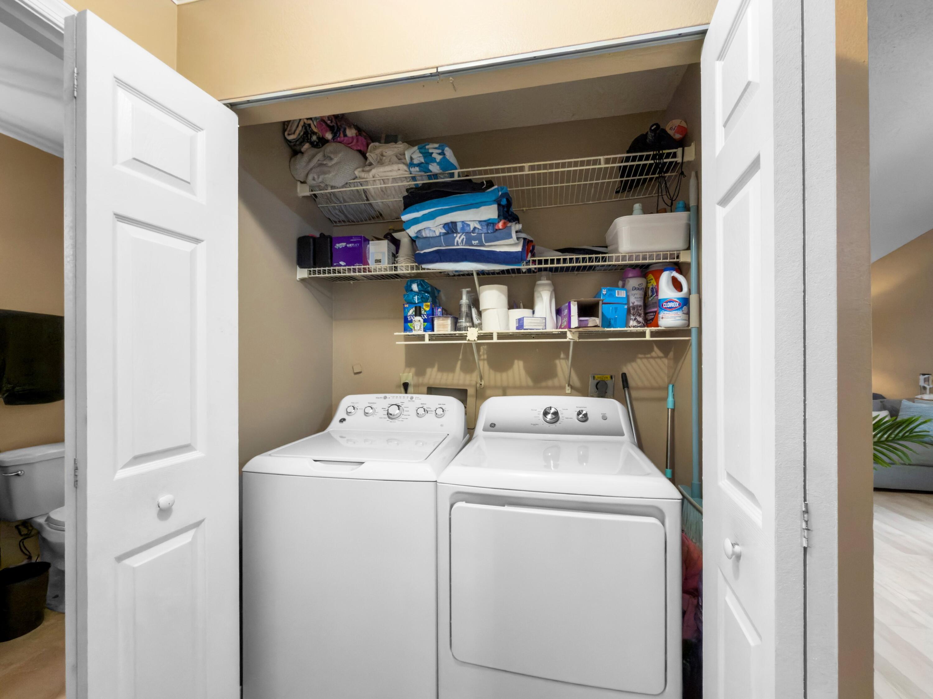492 Hardwood Place Boca Raton, FL 33431 - Photo 14 of 46 Laundry