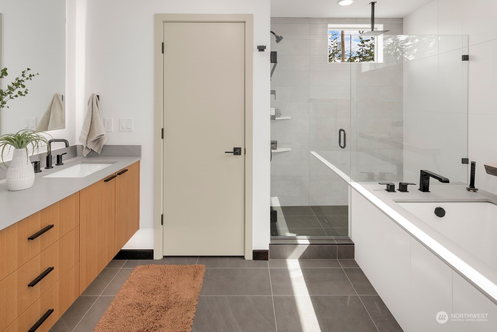 2810 Southwest Genesee Street, Unit B Seattle, WA 98126 - Photo 31 of 40 Gallery Image 31