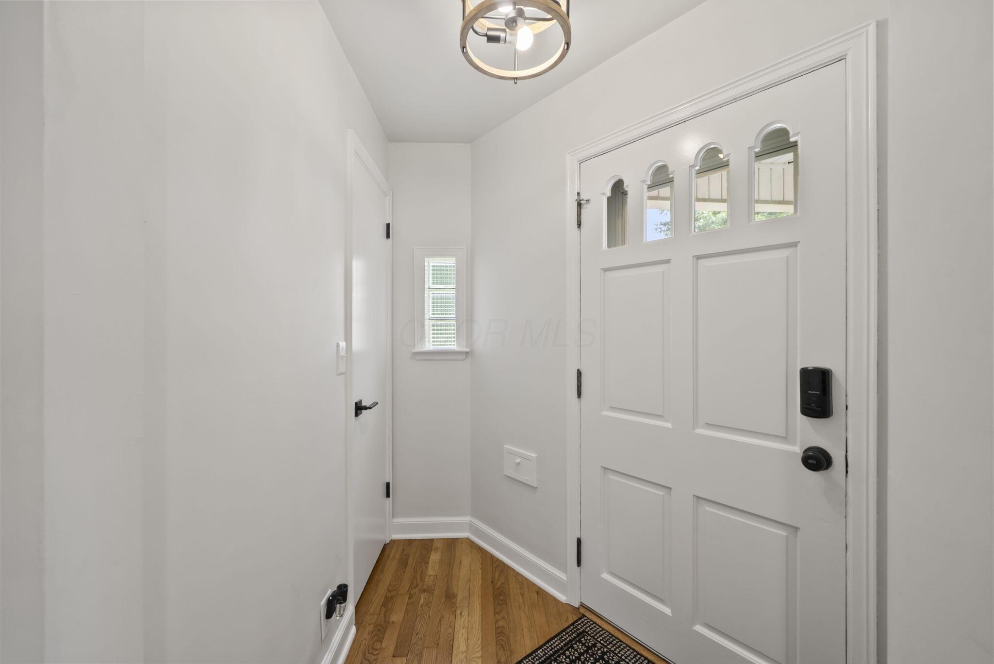 591 East Beaumont Road Columbus, OH 43214 - Photo 6 of 68 11-web-or-mls-DSC00703