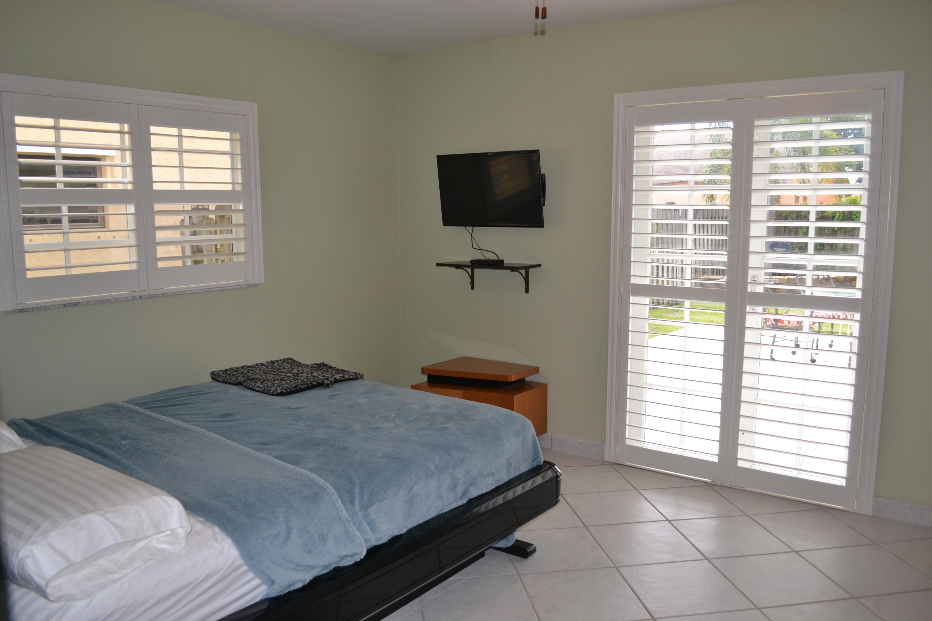 564 Northwest 55th Street Boca Raton, FL 33487 - Photo 7 of 15 Master Bedroom