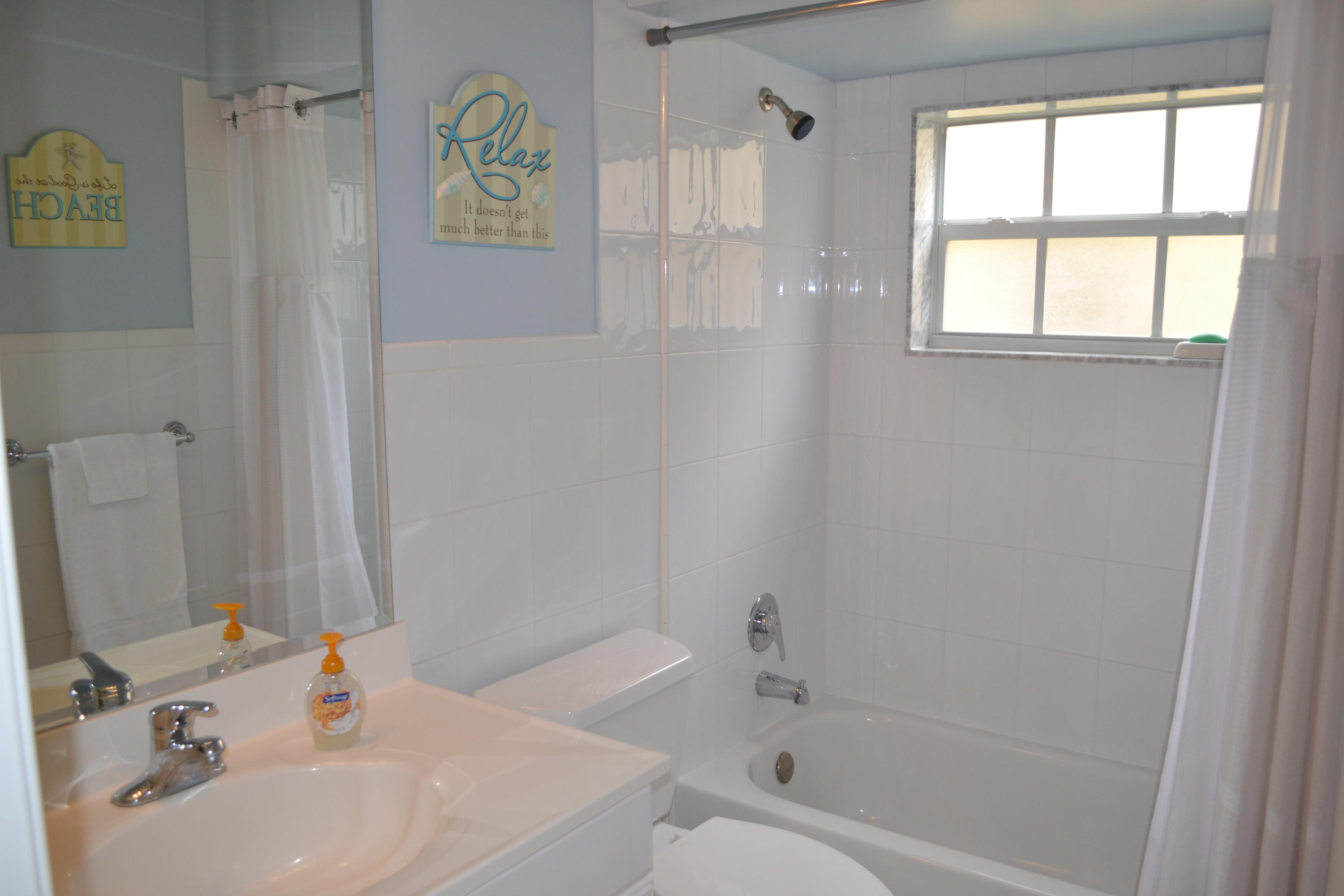 564 Northwest 55th Street Boca Raton, FL 33487 - Photo 10 of 15 Bathroom #2