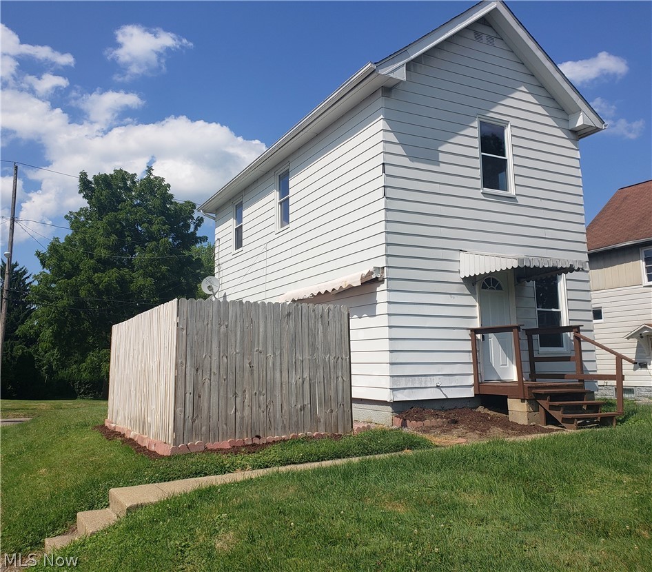 82 Spring Street Struthers, OH 44471 - Photo 2 of 10 Gallery Image 2