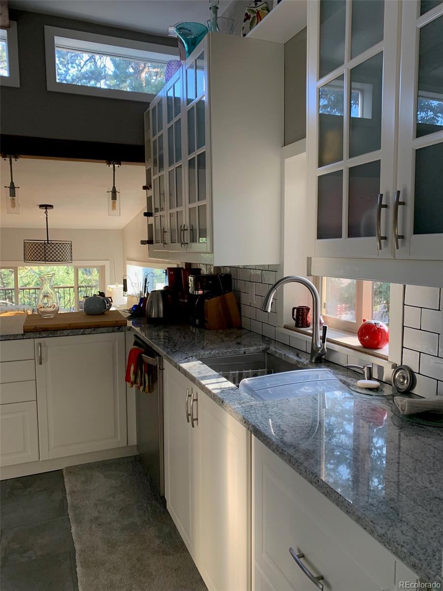 255 Raccoon Circle Evergreen, CO 80439 - Photo 8 of 19