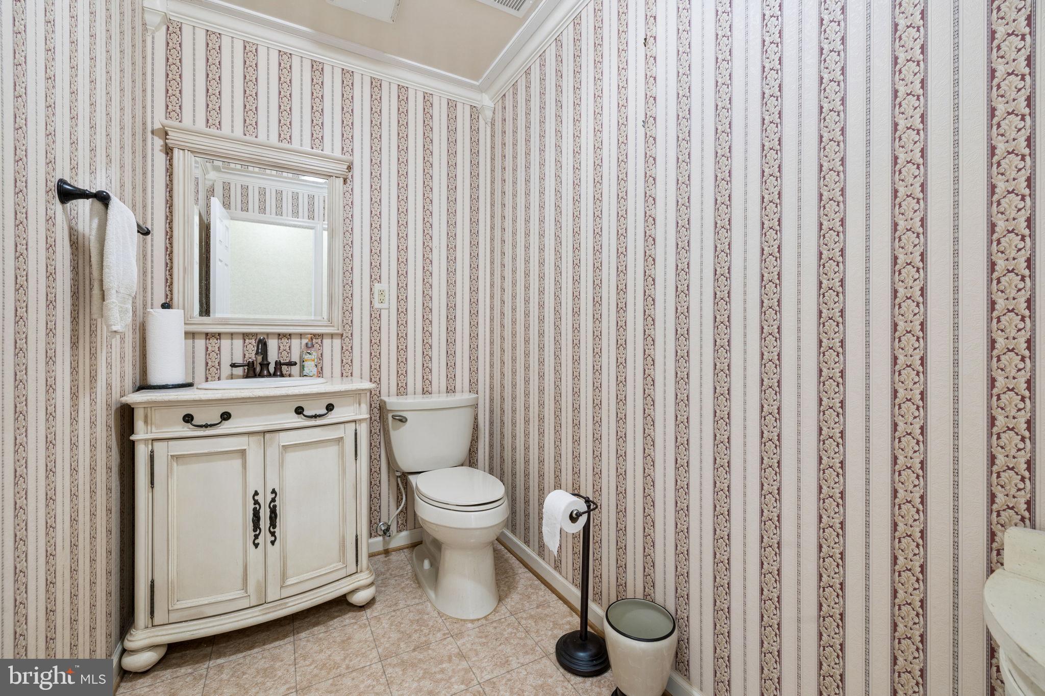 14917 Compton Road Centreville, VA 20121 - Photo 25 of 72 Powder room