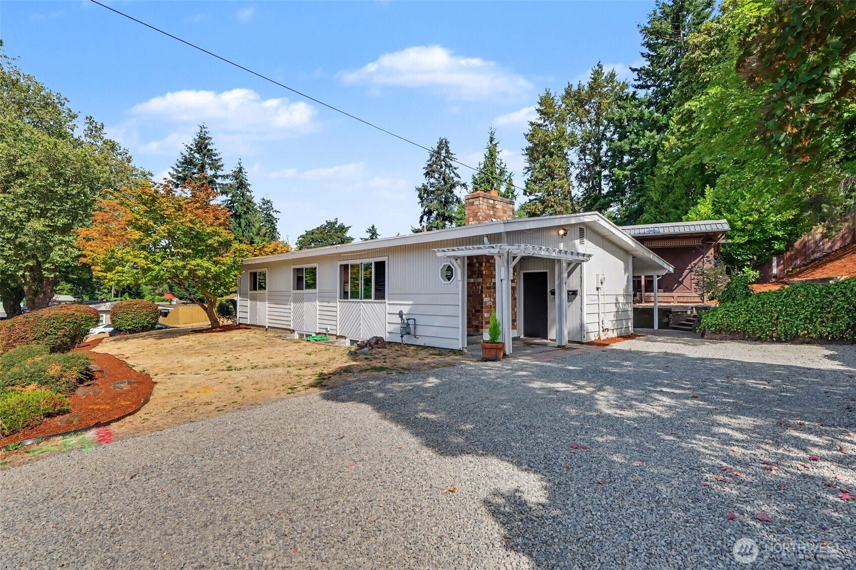 2618 Northeast 9th Street Renton, WA 98056 - Photo 2 of 27 Gallery Image 2