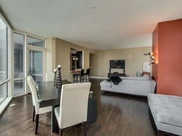 $5,250 | 505 North McClurg Court, Unit 2402, Chicago, IL 60611
