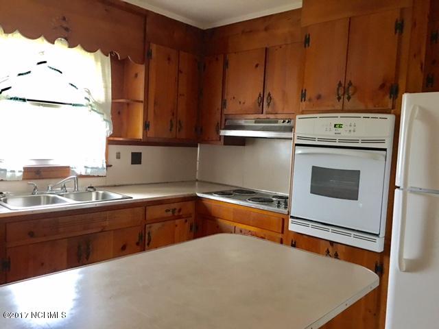 1577 Airy Grove Church Road Kinston, NC 28501 - Photo 3 of 9 1577 Airy Grove kitchen