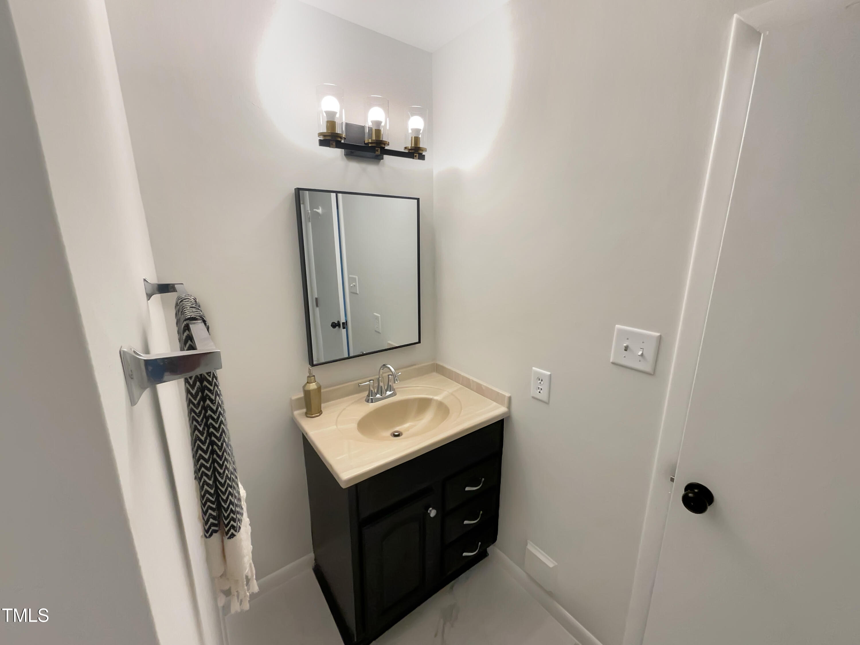 708 Green Ridge Drive Raleigh, NC 27609 - Photo 13 of 19 listing_12