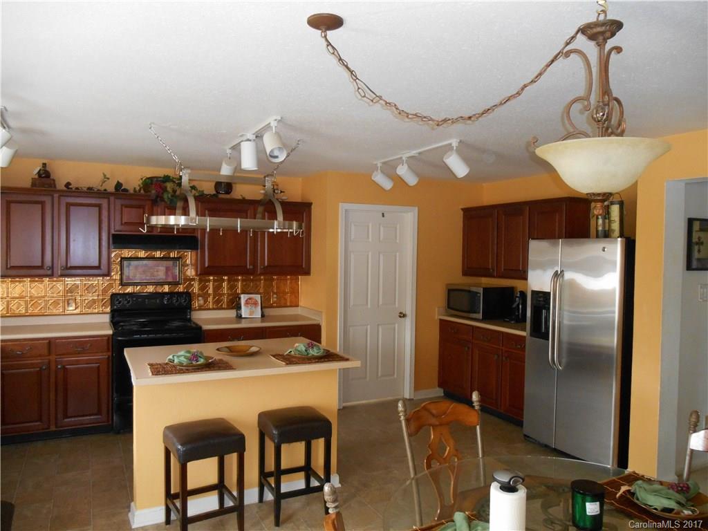 8608 Rockmoor Ridge Road Charlotte, NC 28215 - Photo 3 of 12 Gallery Image 3