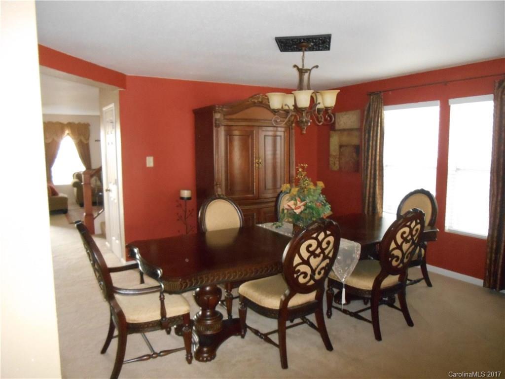 8608 Rockmoor Ridge Road Charlotte, NC 28215 - Photo 4 of 12 Gallery Image 4