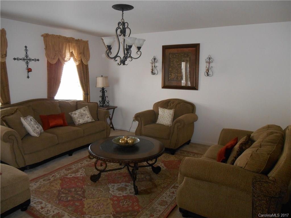 8608 Rockmoor Ridge Road Charlotte, NC 28215 - Photo 5 of 12 Gallery Image 5