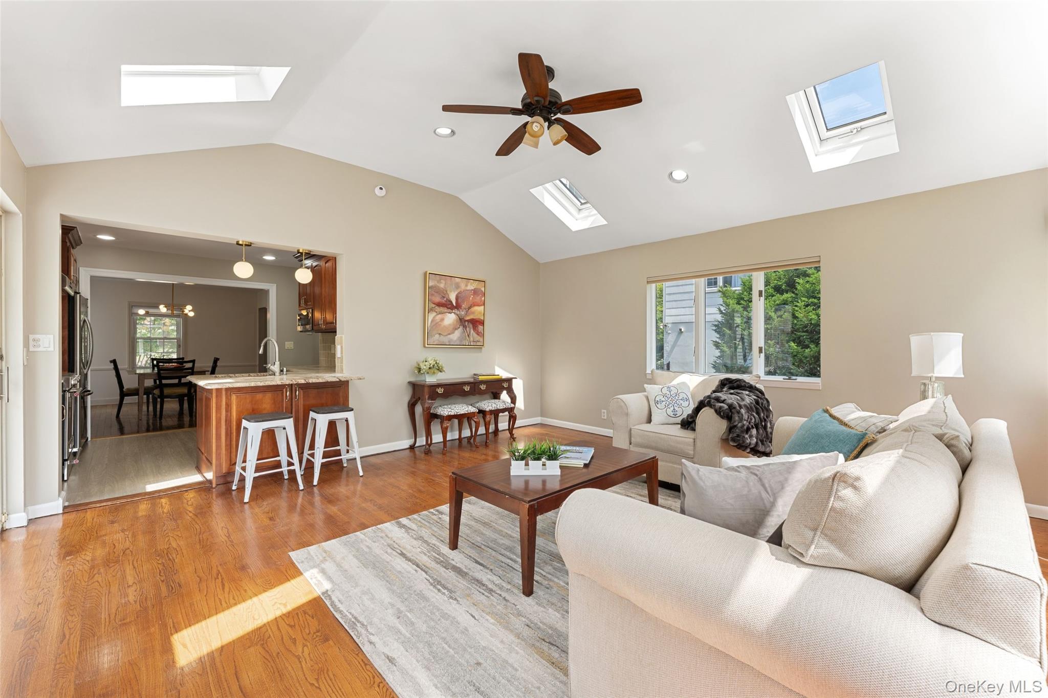 434 California Road Bronxville, NY 10708 - Photo 5 of 23
