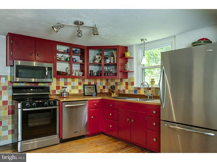 102 Viola Road Kimberton, PA 19460 - Photo 6 of 22 Gallery Image 6