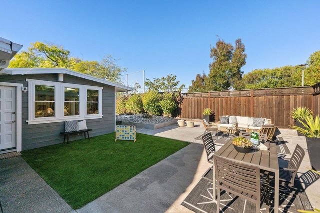 $975,000 | 106 Labrea Way, San Rafael, CA 94903