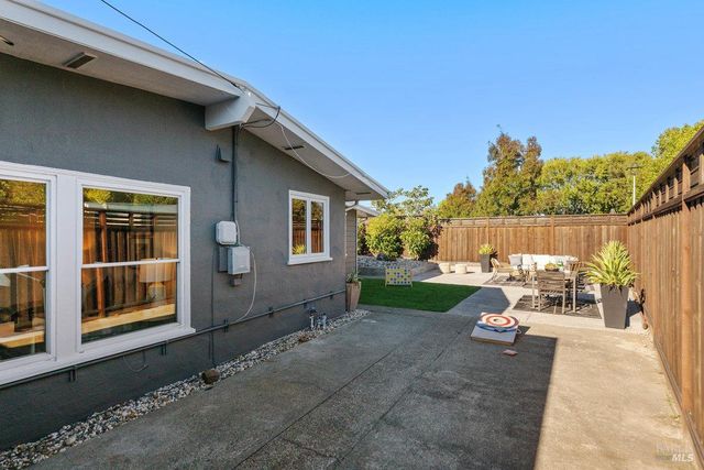 $975,000 | 106 Labrea Way, San Rafael, CA 94903