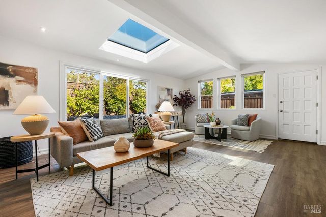 $975,000 | 106 Labrea Way, San Rafael, CA 94903