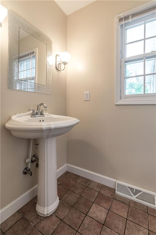 4705 North Riverside Drive Columbus, IN 47203 - Photo 29 of 60 Gallery Image 29