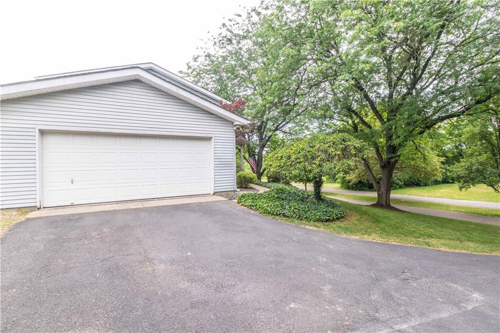 4705 North Riverside Drive Columbus, IN 47203 - Photo 5 of 60 Gallery Image 5