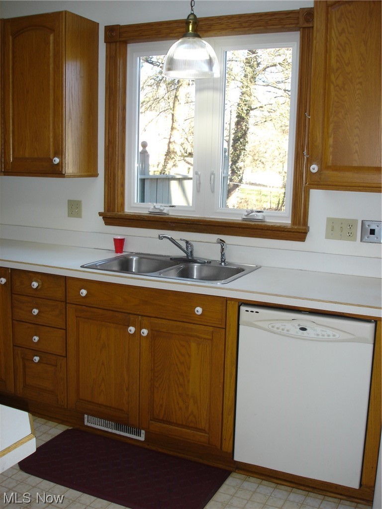 18245 Madison Road Middlefield, OH 44062 - Photo 13 of 37 Kitchen