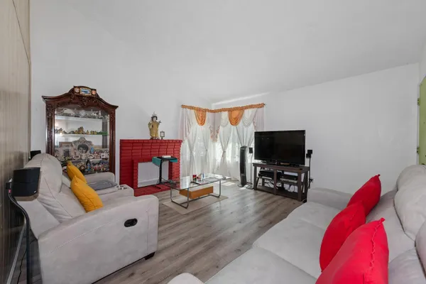 $1,150,000 | 1863 Arroyo De Platina, San Jose, CA 95116
