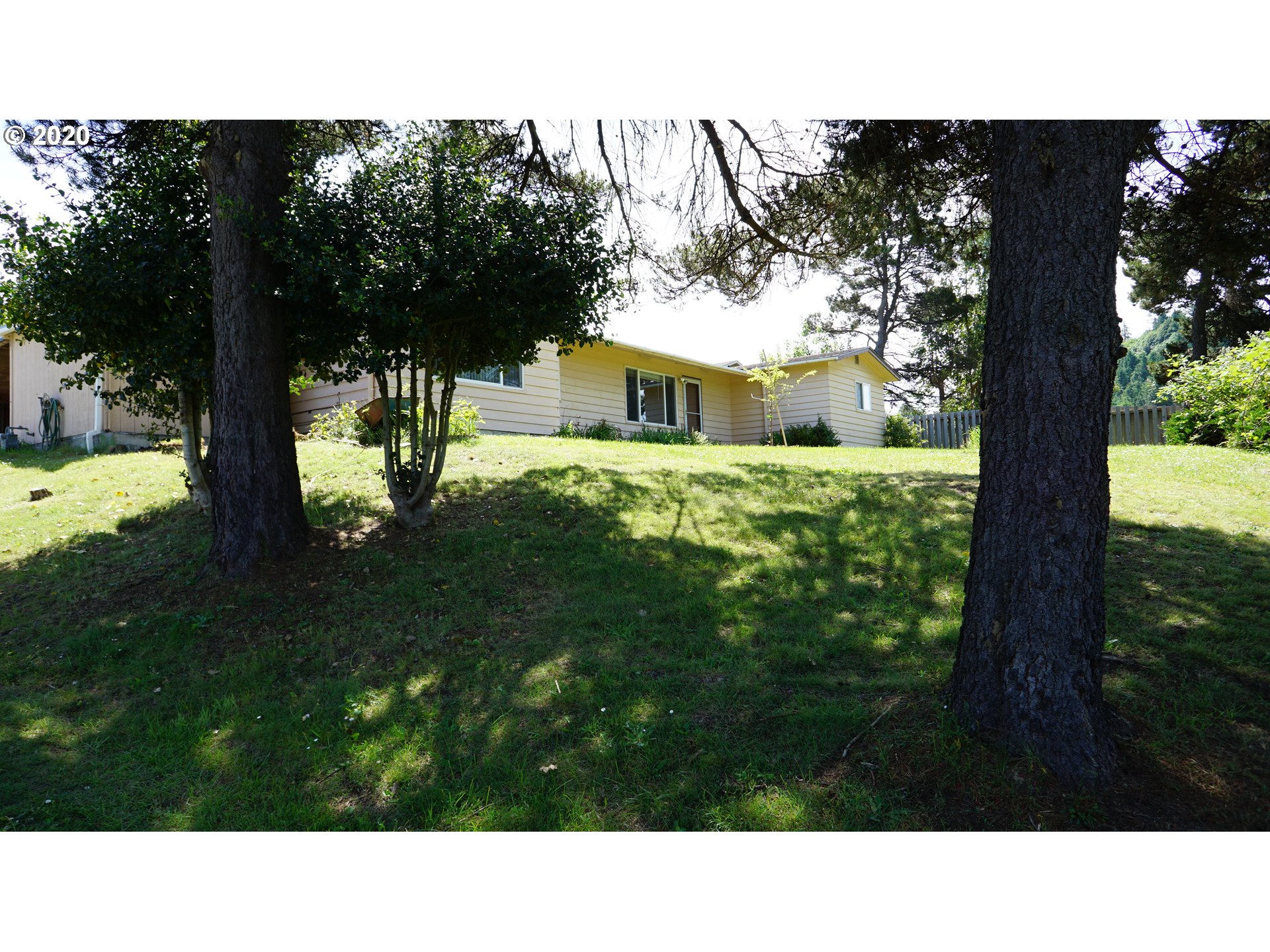 2041 King Lane Myrtle Point, OR 97458 - Photo 1 of 27 Gallery Image 1