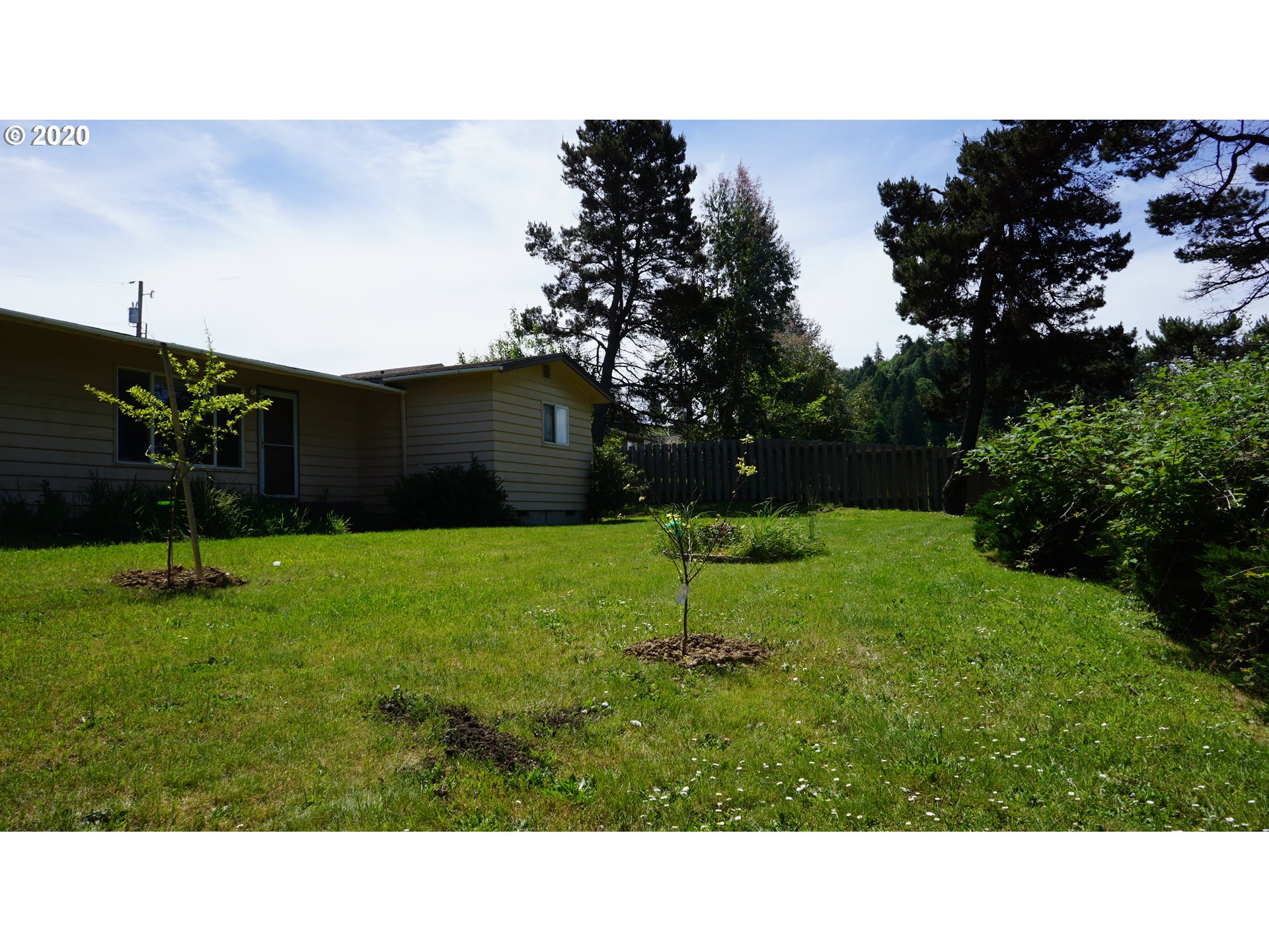 2041 King Lane Myrtle Point, OR 97458 - Photo 2 of 27 Gallery Image 2