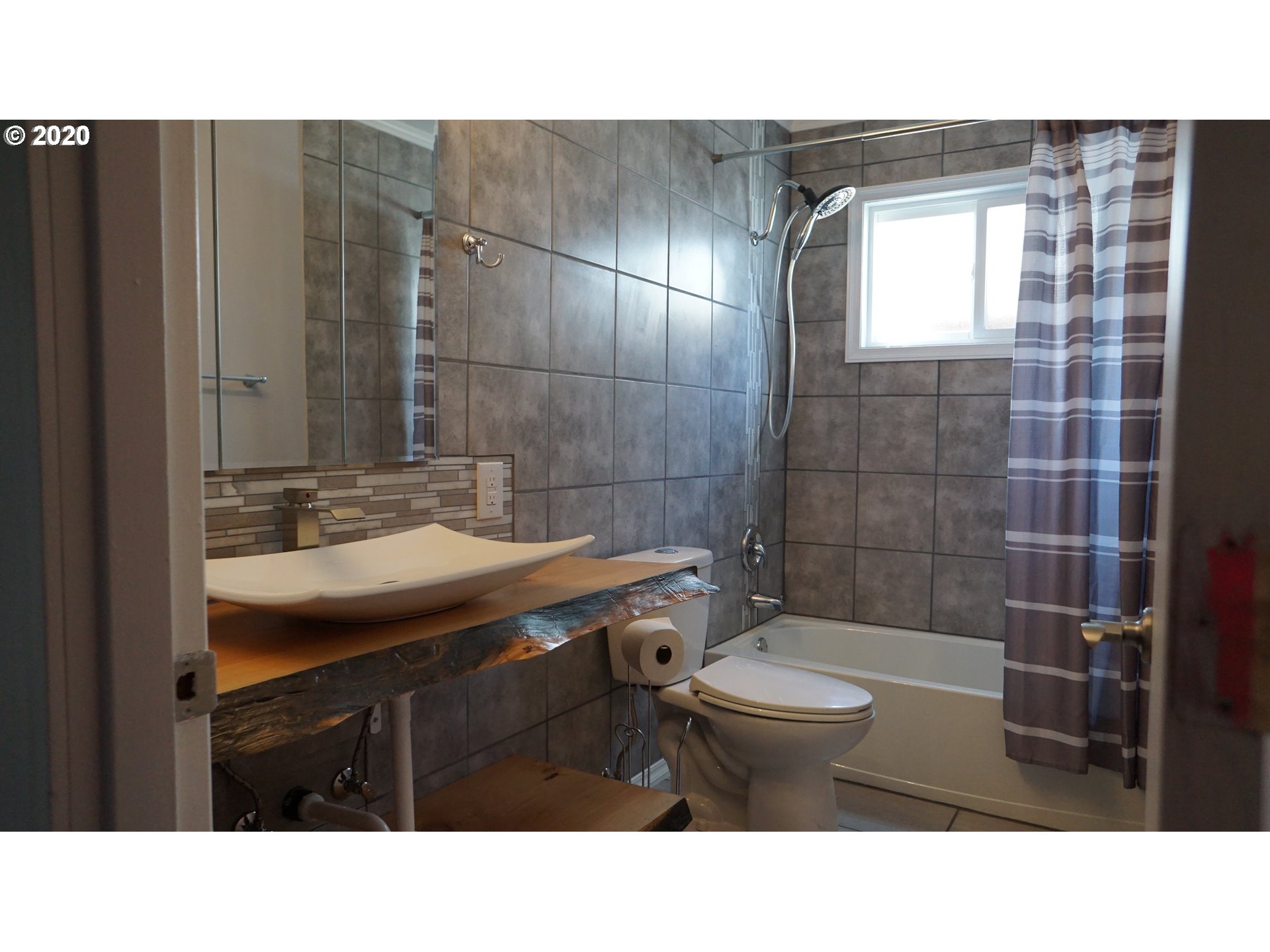 2041 King Lane Myrtle Point, OR 97458 - Photo 13 of 27 Gallery Image 13
