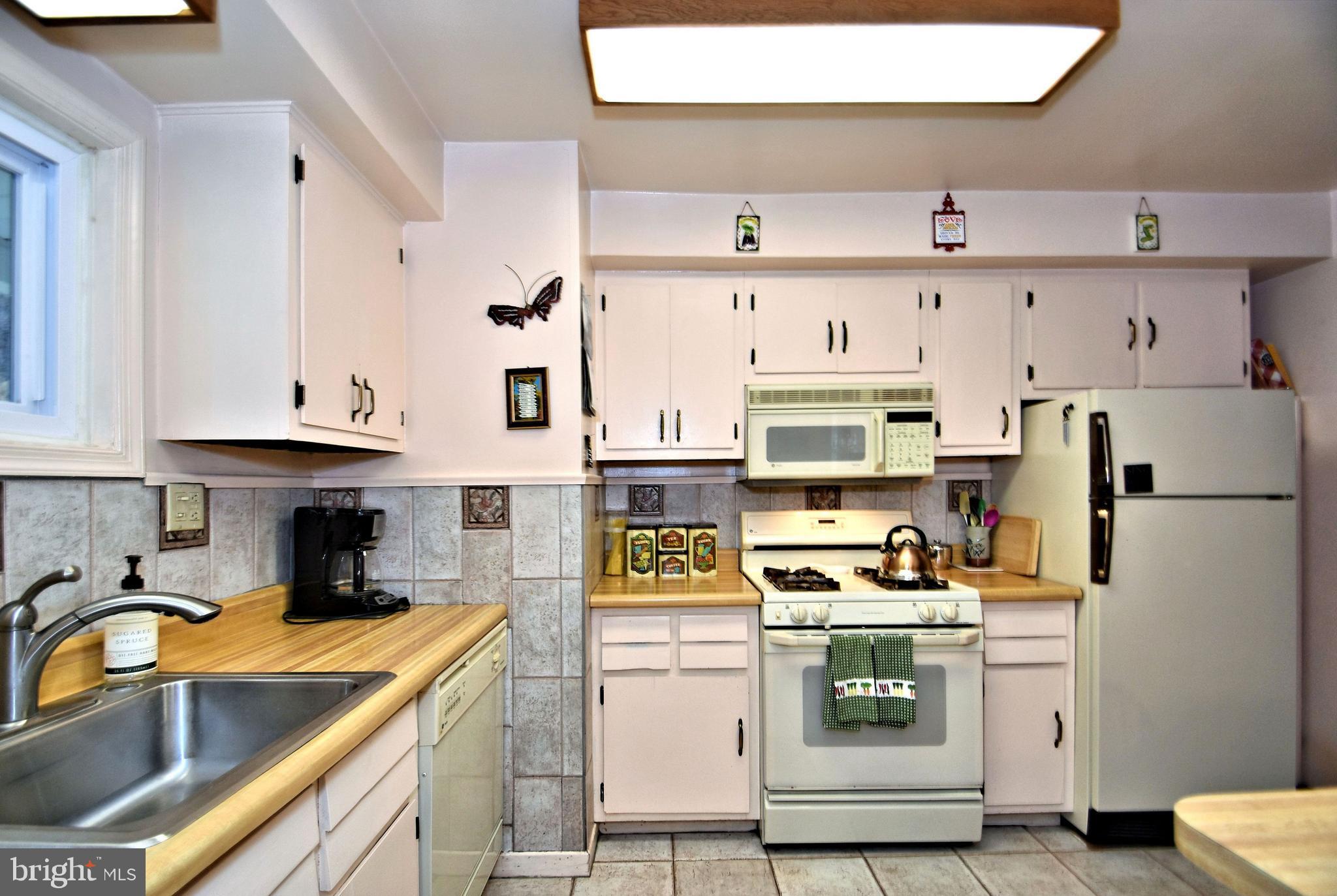 8627 Patton Road Wyndmoor, PA 19038 - Photo 11 of 31 Kitchen