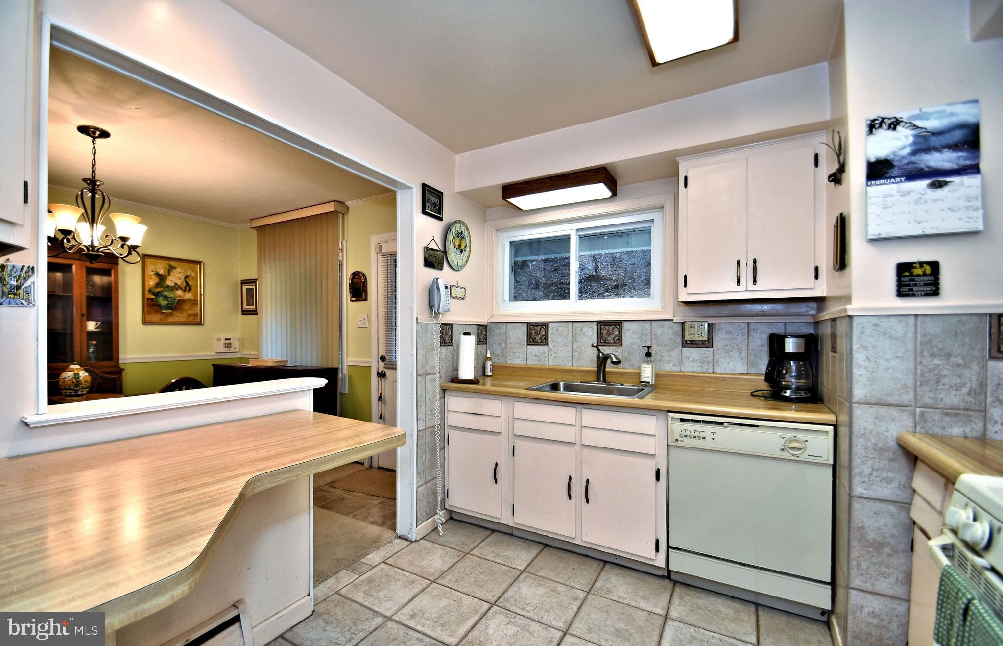 8627 Patton Road Wyndmoor, PA 19038 - Photo 12 of 31 Eat-in kitchen