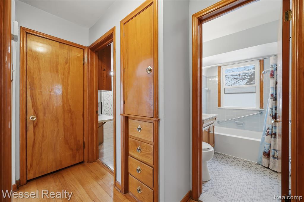 28771 Bunert Road Warren, MI 48088 - Photo 24 of 43