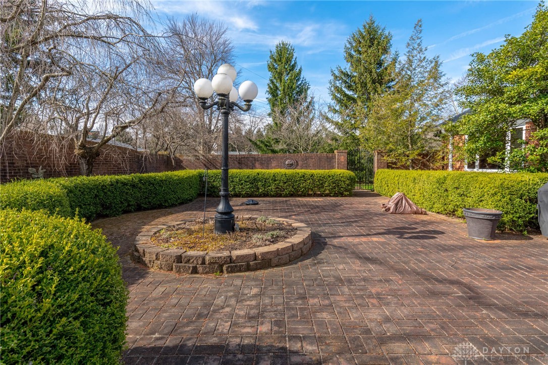 3432 Westbury Road Kettering, OH 45429 - Photo 56 of 74 Patio and outdoor living space