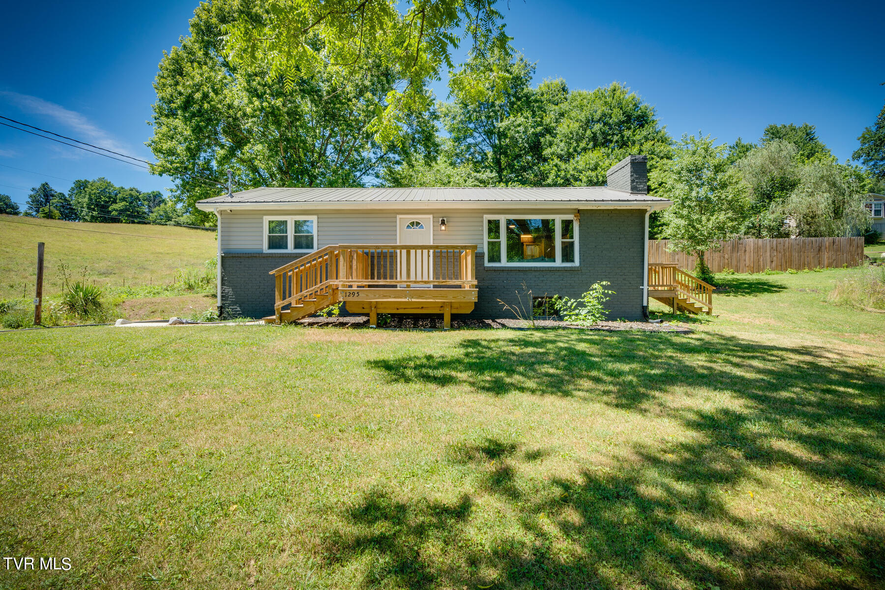 1295 Reedy Creek Road Bristol, TN 37620 - Photo 2 of 42 001