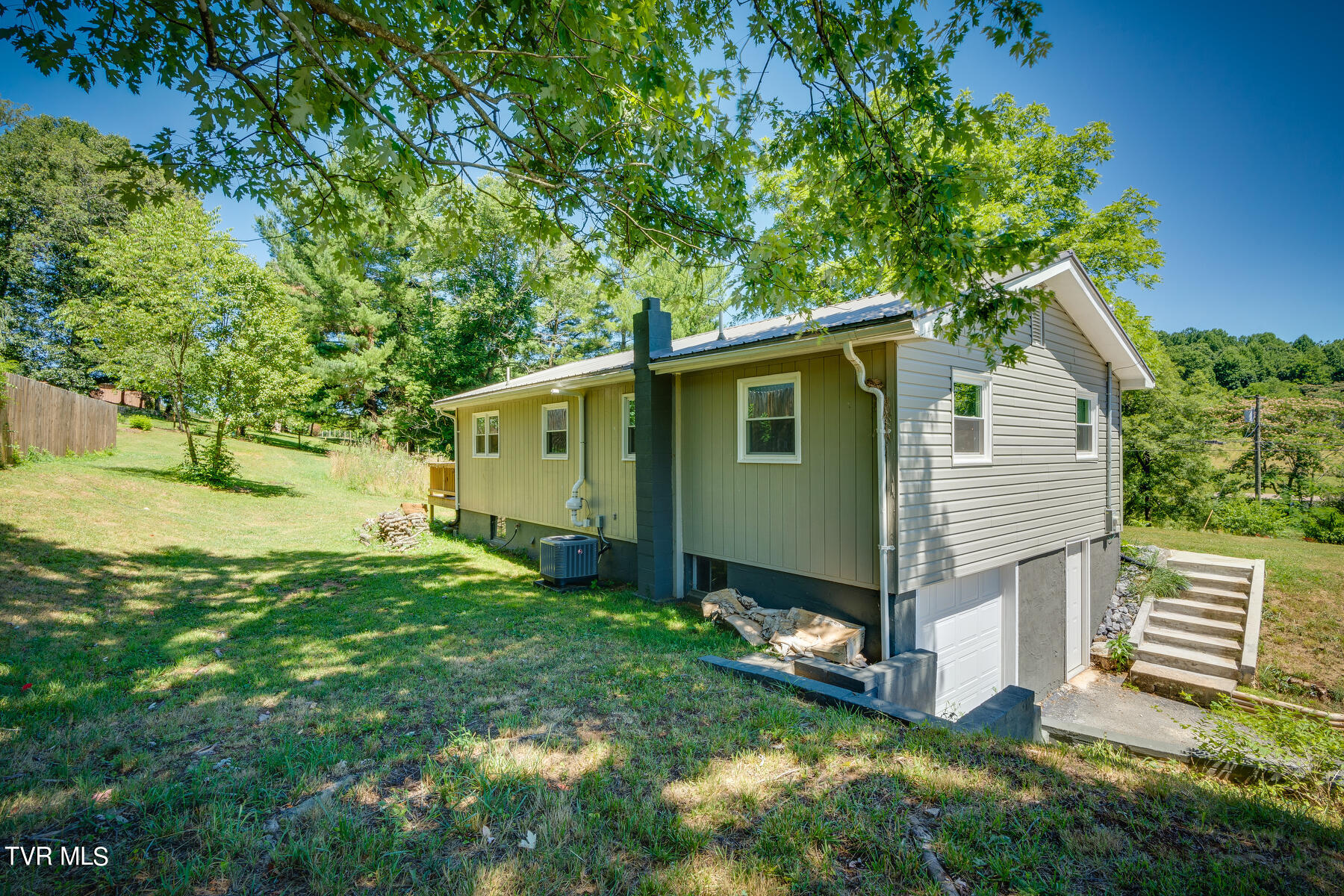 1295 Reedy Creek Road Bristol, TN 37620 - Photo 29 of 42 029