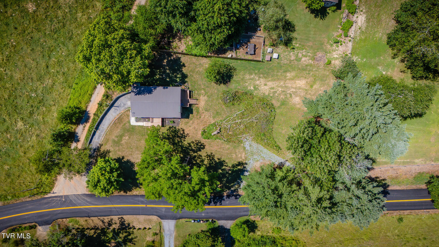 1295 Reedy Creek Road Bristol, TN 37620 - Photo 41 of 42 106