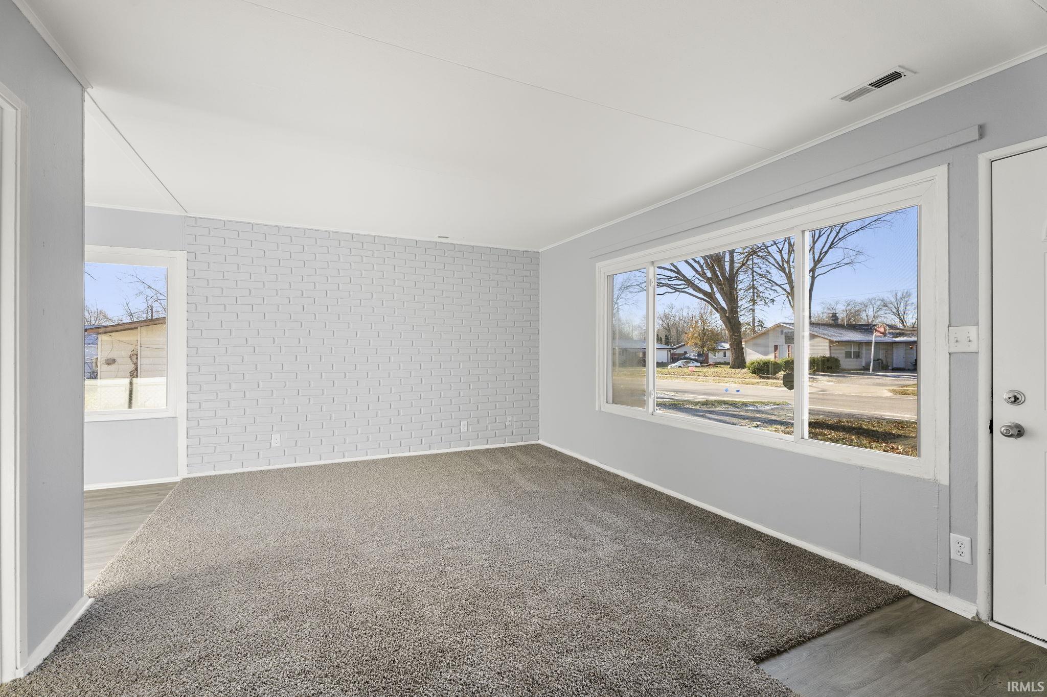 6211 Southcrest Road Fort Wayne, IN 46816 - Photo 9 of 36