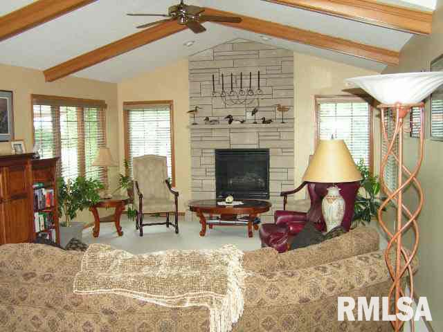 6740 Ridges Court Bettendorf, IA 52722 - Photo 3 of 9 Gallery Image 3