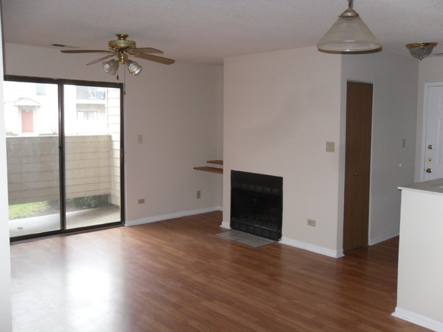 2048 North Rand Road, Unit 102 Palatine, IL 60074 - Photo 2 of 10